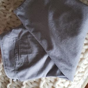 Chicos Capris Sz 3